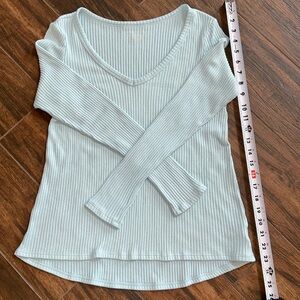 Baby blue American Eagle top S